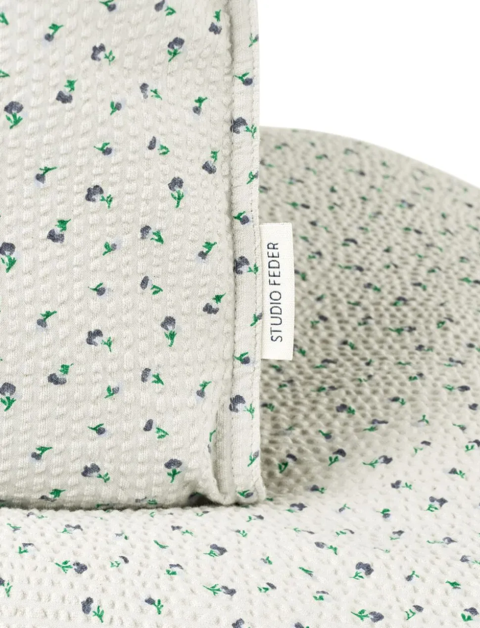 ADULT BEDDING - SEERSUCKER