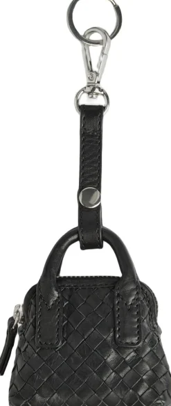 Amayambg Charm, Weave