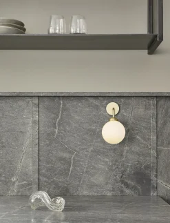 Apiales Wall, brushed brass / opal