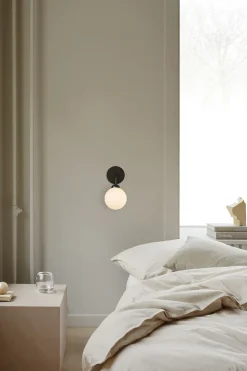 Apiales Wall, satin black / opal