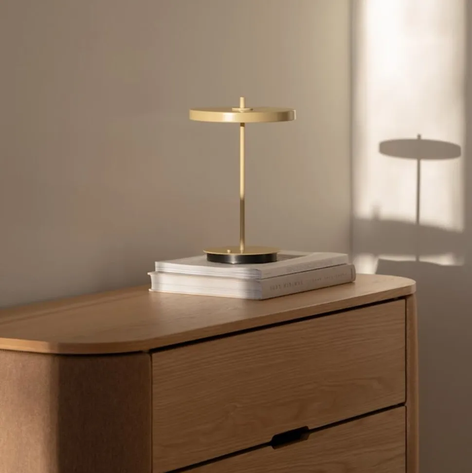 Asteria Move Monochrome