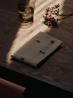 Baies Napkins - Set of 4 - Natural/Dark Chocolate