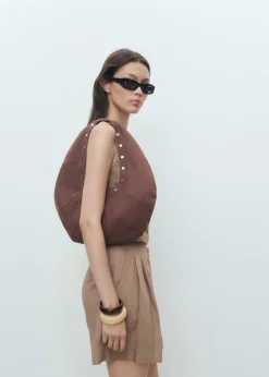 BERMUDA SHORTS. -- TERESA