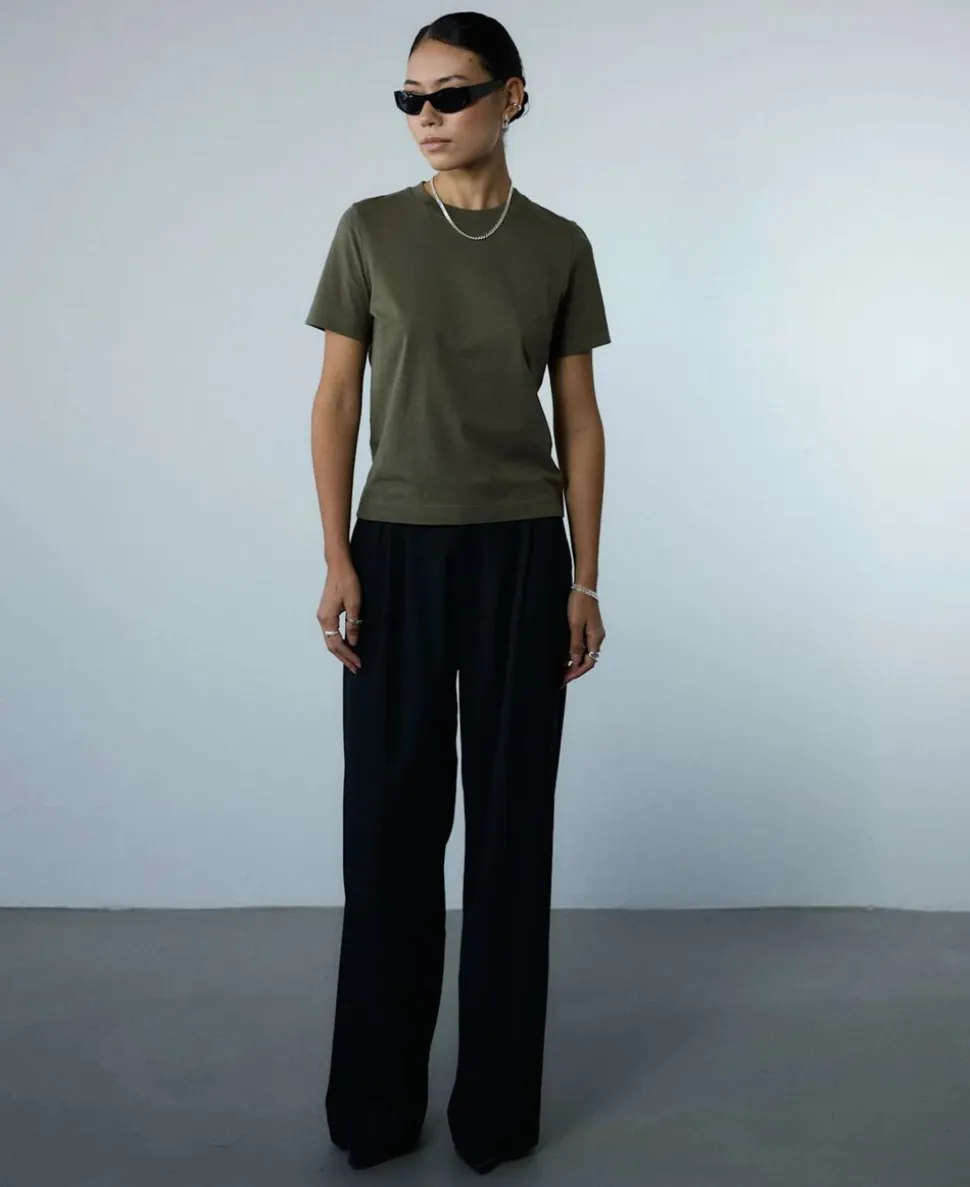 Classic Fit T-shirt Women