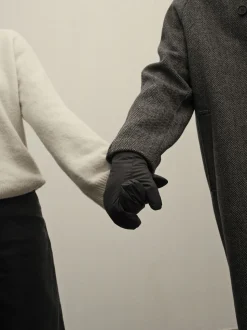 Day GW RE-No Rain Mittens