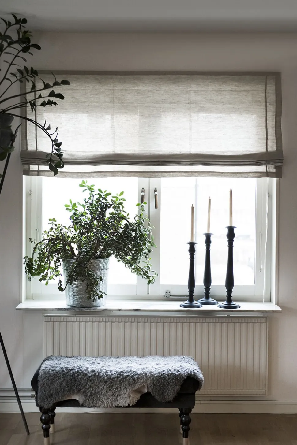 Ebba Roman Blind