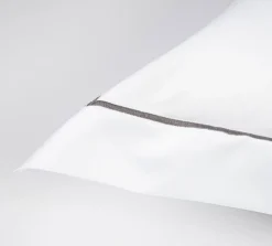 Egyptisk sengesæt med broderet stikning