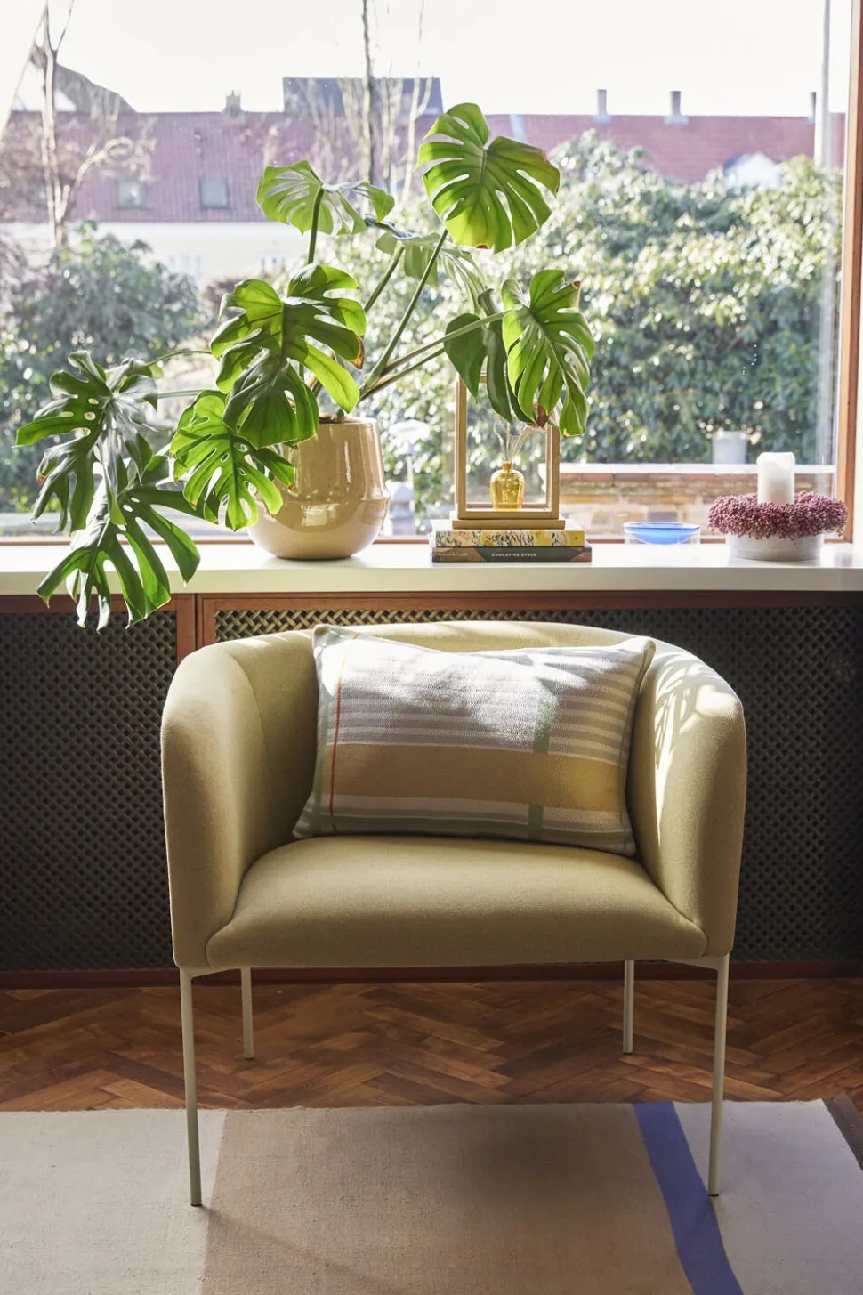 Eyrie Lounge Chair Yellow