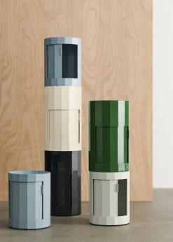 Facet Cabinet incl. feet and castor