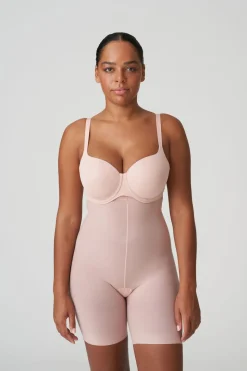 Figuras udglattende høje trusser med ben