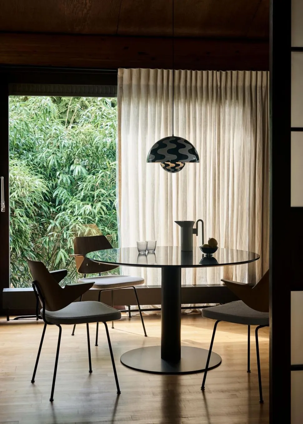 Flowerpot Pendant VP7, Black/White