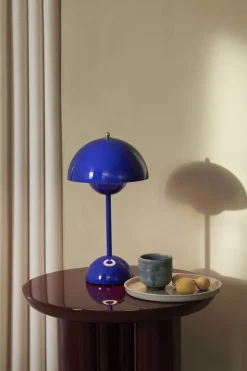 Flowerpot Portable Lamp VP9, Cobalt Blue, Magnetic Charger