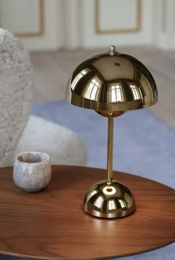 Flowerpot Portable Lamp VP9, Magnetic Charger