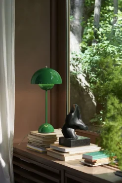 Flowerpot VP3, Table Lamp