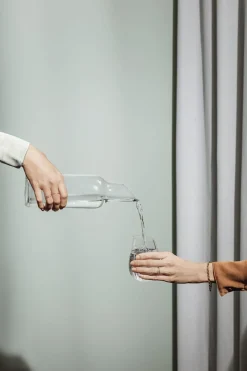 Glaskaraffel med træprop 1 l