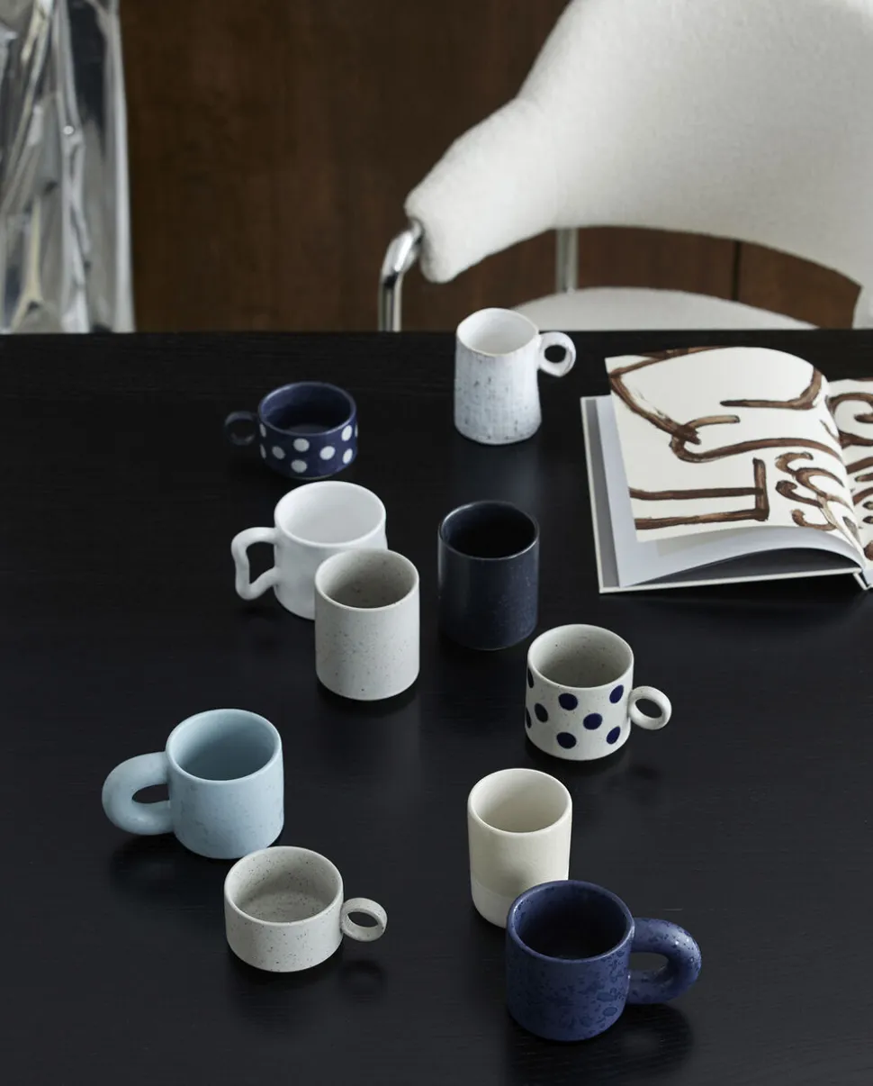 GRAINY tea cup w. handle, dark blue/sand