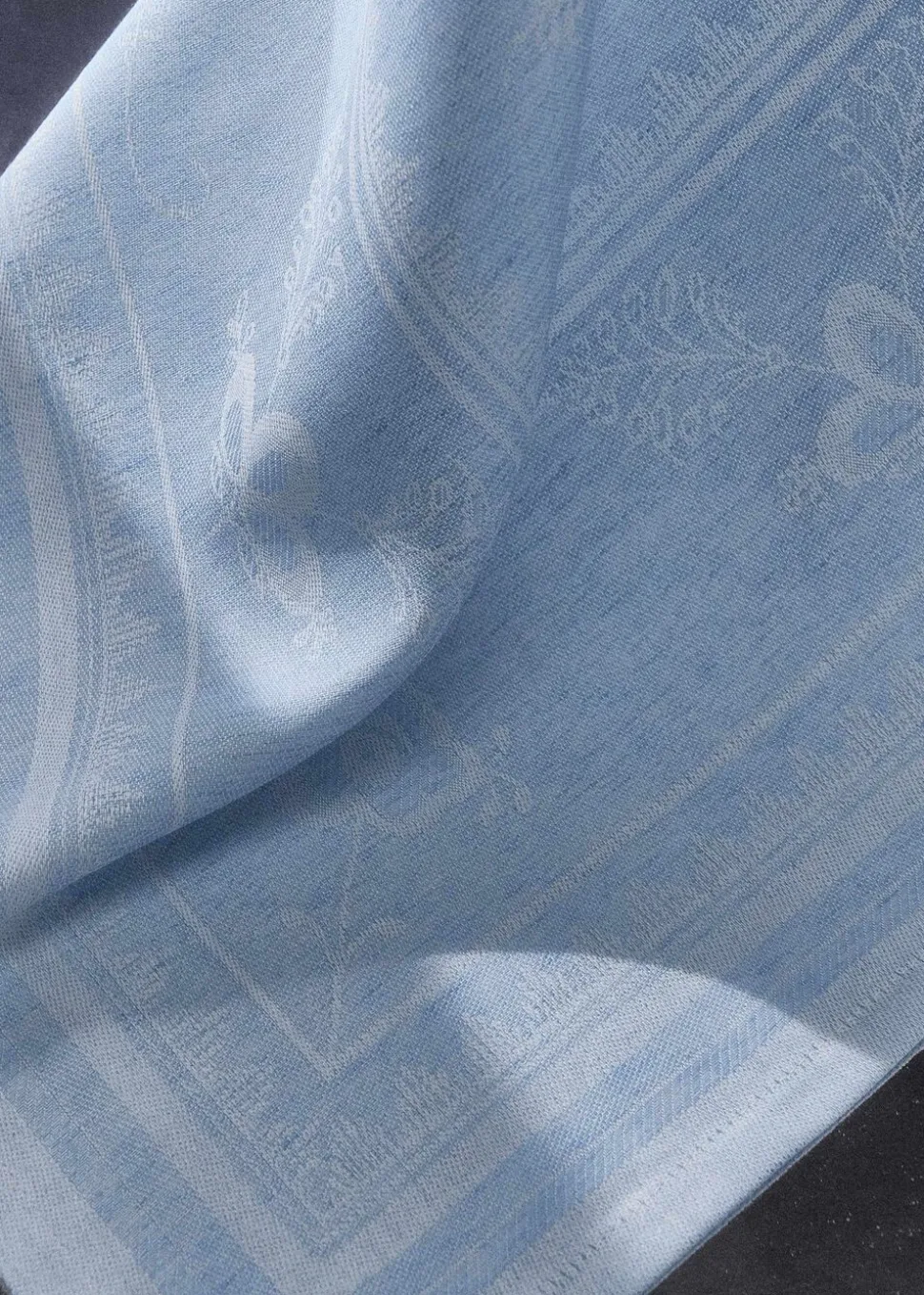 Heritage dug, 320 X 144 cm