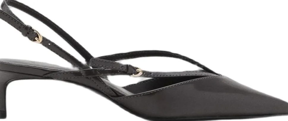 Kitten-heeled strappy shoes