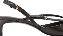 Kitten-heeled strappy shoes