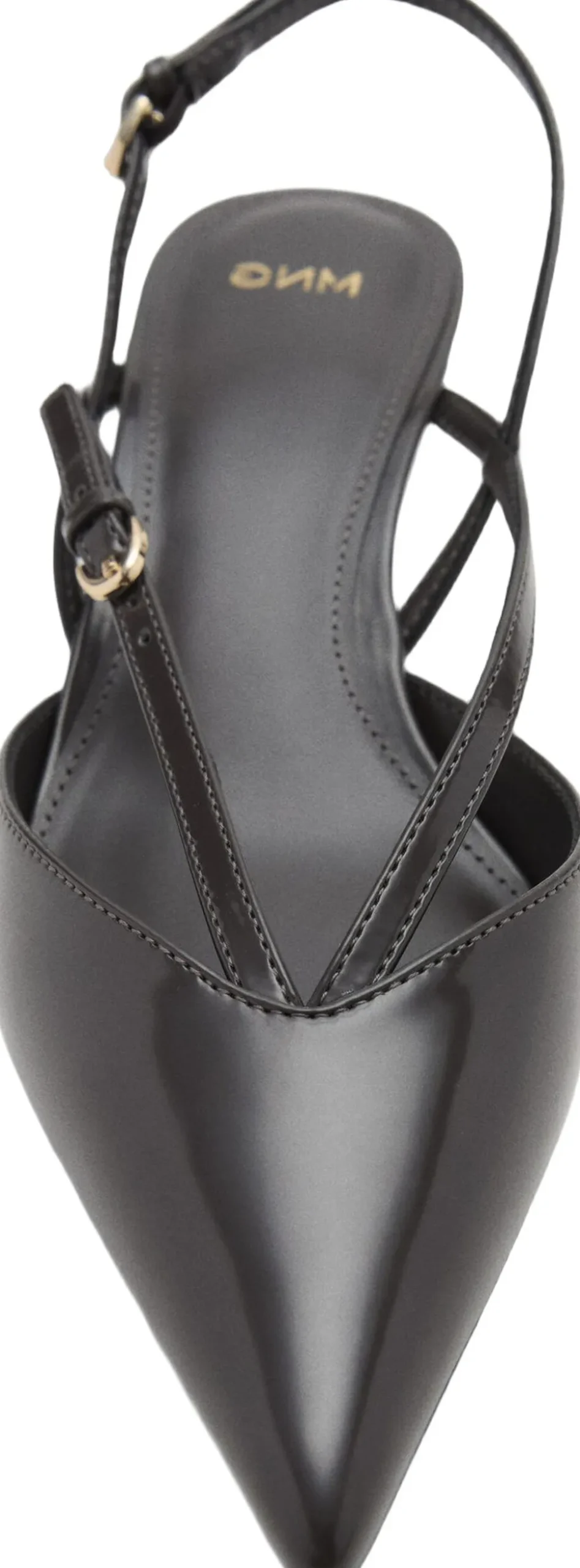 Kitten-heeled strappy shoes