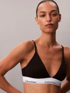 LIGHTLY LINED TRIANGLE