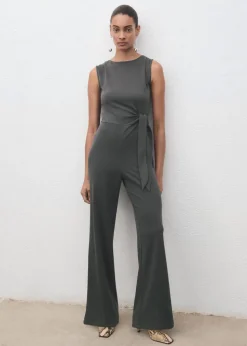 Long jumpsuit with knot