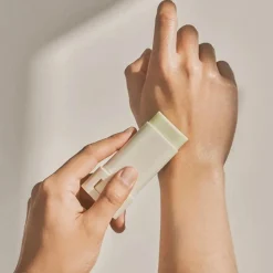 Matte Sun Stick : Mugwort + Camelia