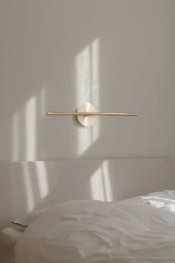Omni wall lamp