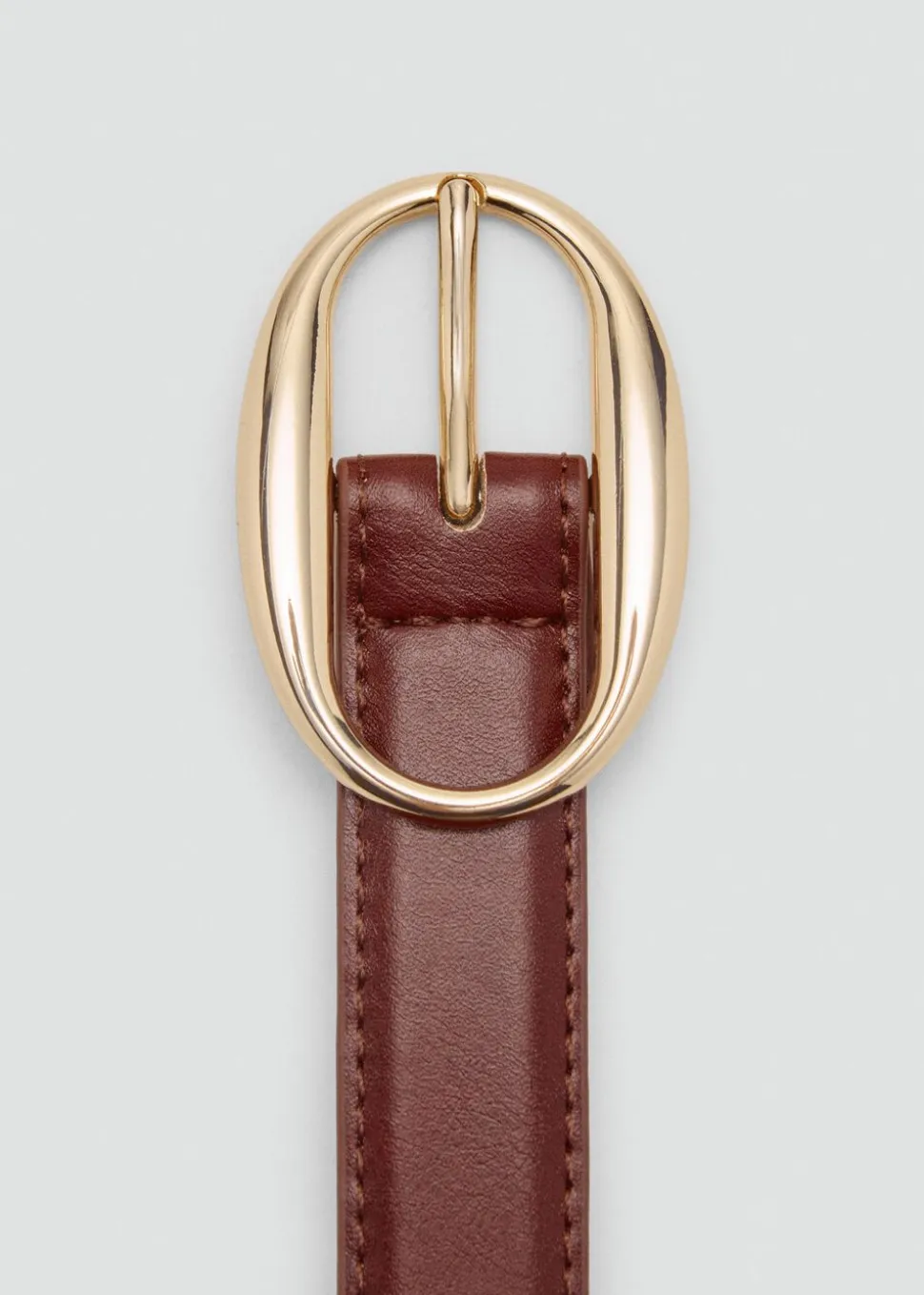 Oval buckle belt