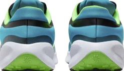 Revolution 7 sneakers