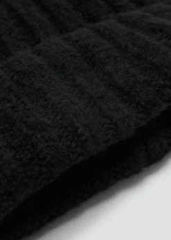 Ribbed knit beanie