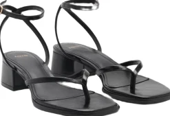 SANDALS. -- MONTSE