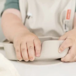 Silikone Stick & Stay skål Sheepy Sand