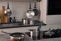 Simplify Stegepande, 28 cm, 18/10 rustfrit stål, Keramisk be