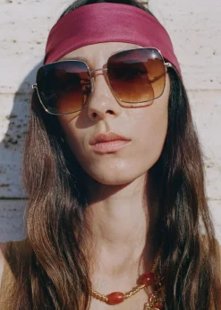 Square metallic frame sunglasses