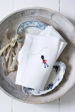 Stofserviet med Broderet Garder