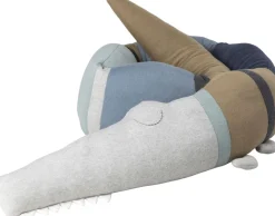 Strikket pude, Sleepy Croc, dusty blue mix