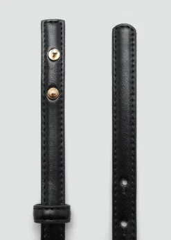 Thin belt with metal detail